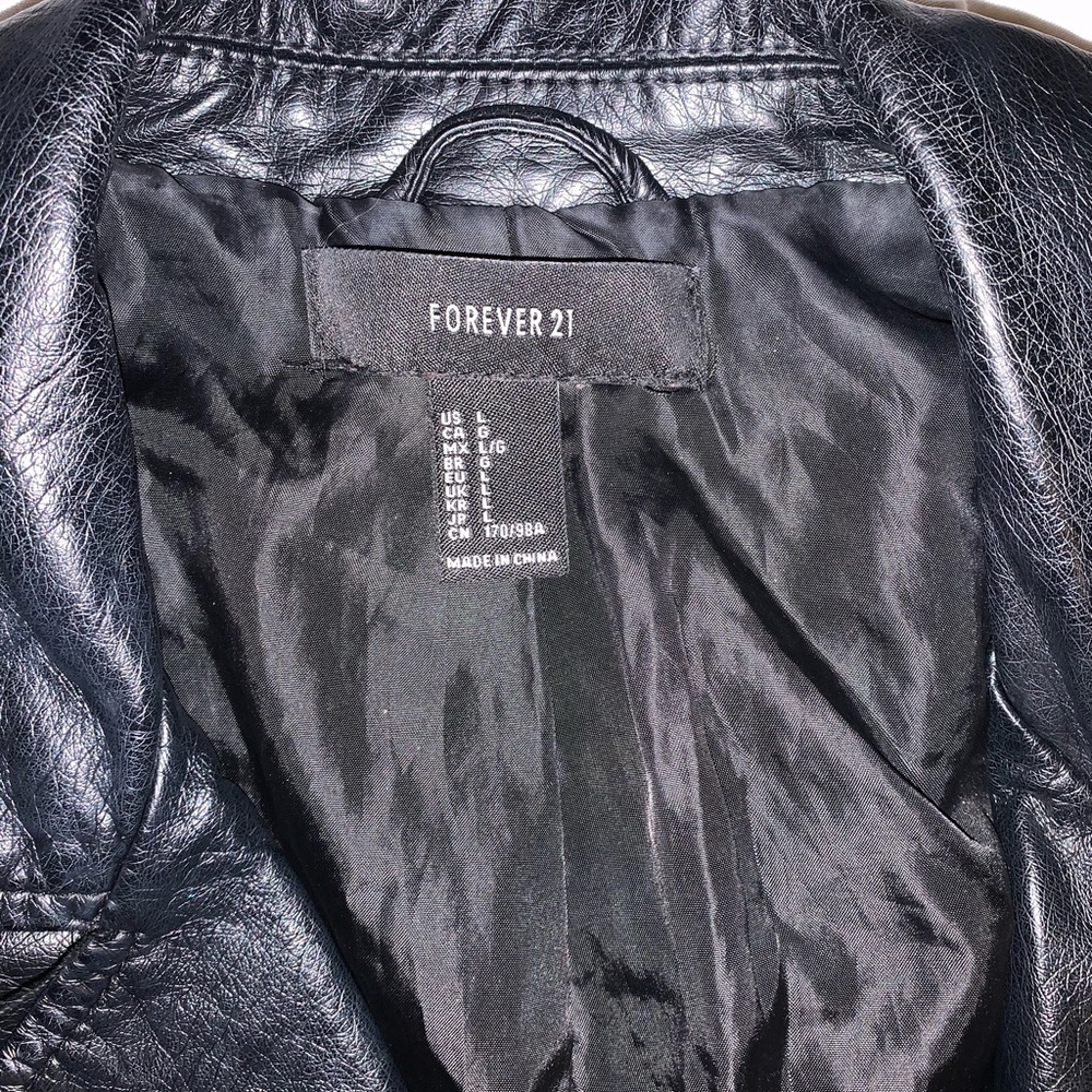 Super cute black faux leather jacket F21 - Picture 3 of 4